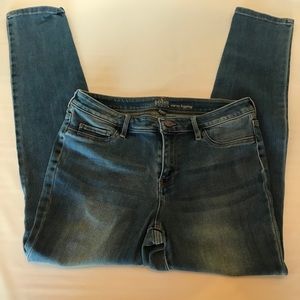 NY&Co Soho Jeans Curvy legging. Size 10